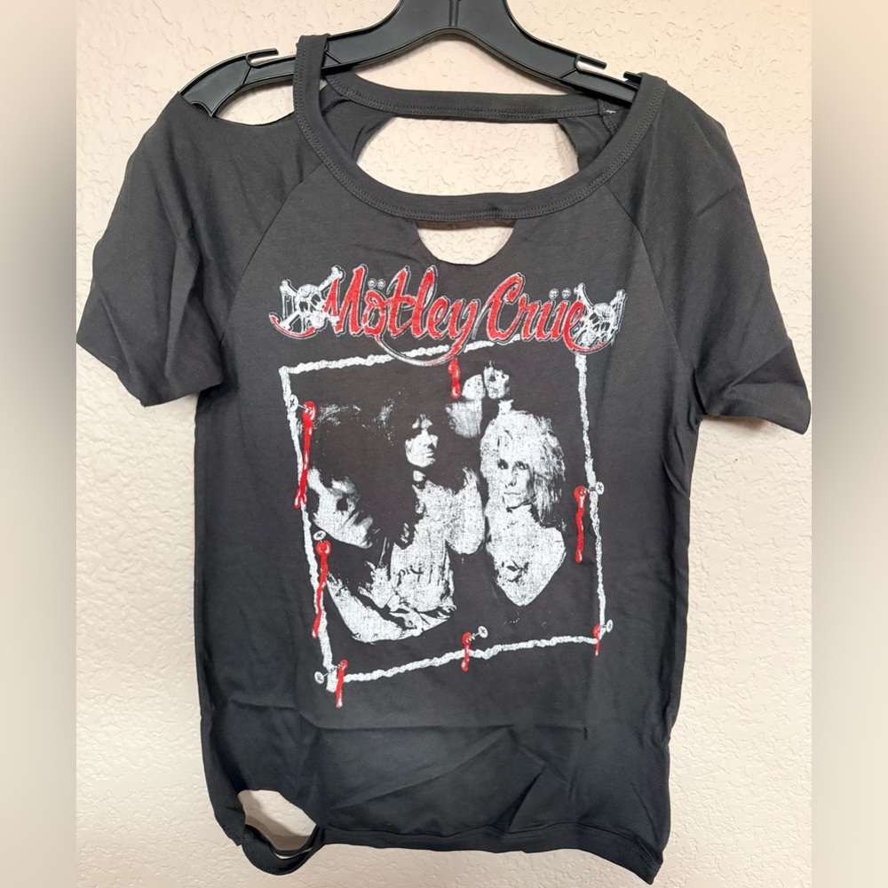 NWT MOTLEY CRUE DISTRESSED GRAPHIC TEE, VARIOUS SIZES